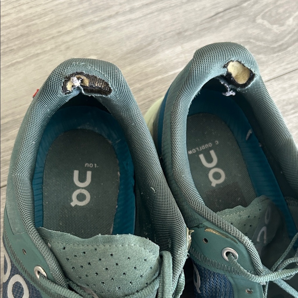 ON RUNNING Cloudflow 'Sea Petrol' Running Shoes Size 11.5 - Picture 4 of 13